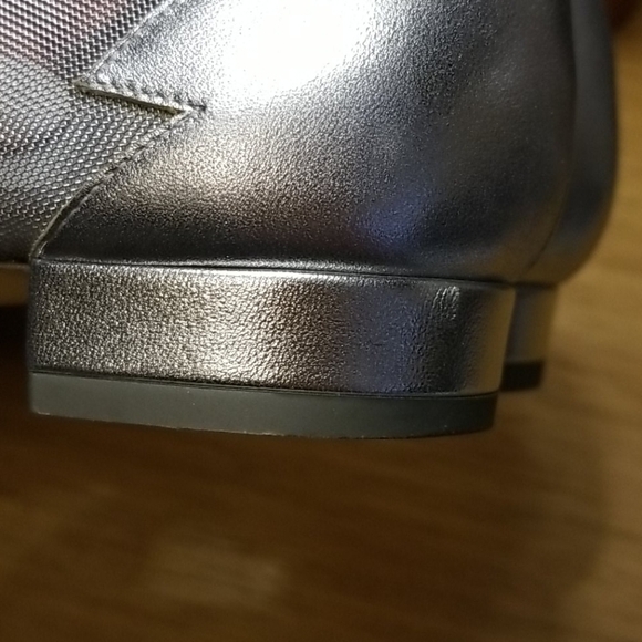 Salvatore Ferragamo Silver Mesh Flats Authentic - Picture 10 of 16